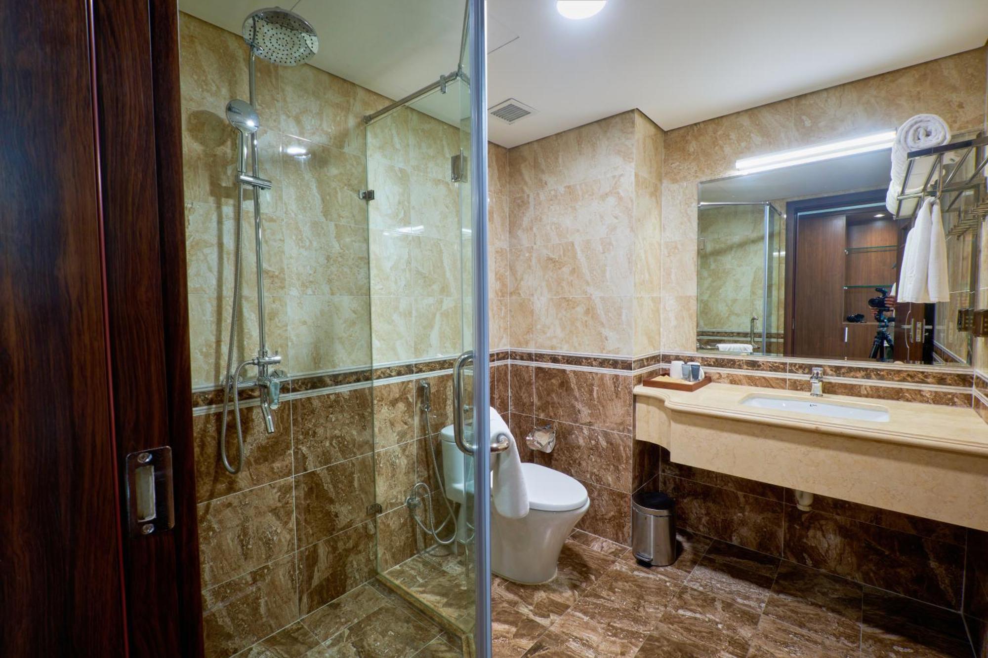 Netland Westlake Legacy Suites Hanoi Esterno foto